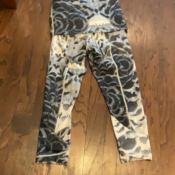 Lululemon leggings with skirt - Picture 2 of 4